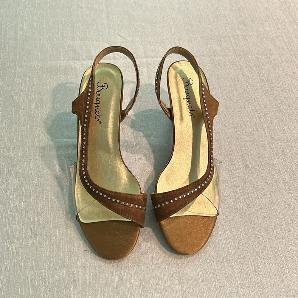 Bouquets Women’s Heels w/ Gemmed strap Size 10 Amazing condition, gently-used